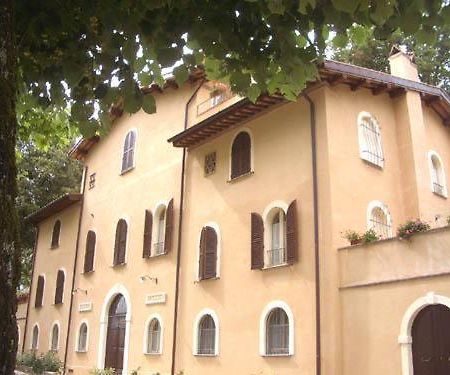 La Locanda Del Borgo เปียตราลุงกา ภายนอก รูปภาพ