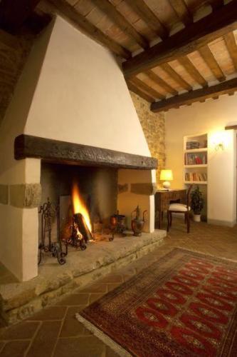 La Locanda Del Borgo เปียตราลุงกา ภายนอก รูปภาพ
