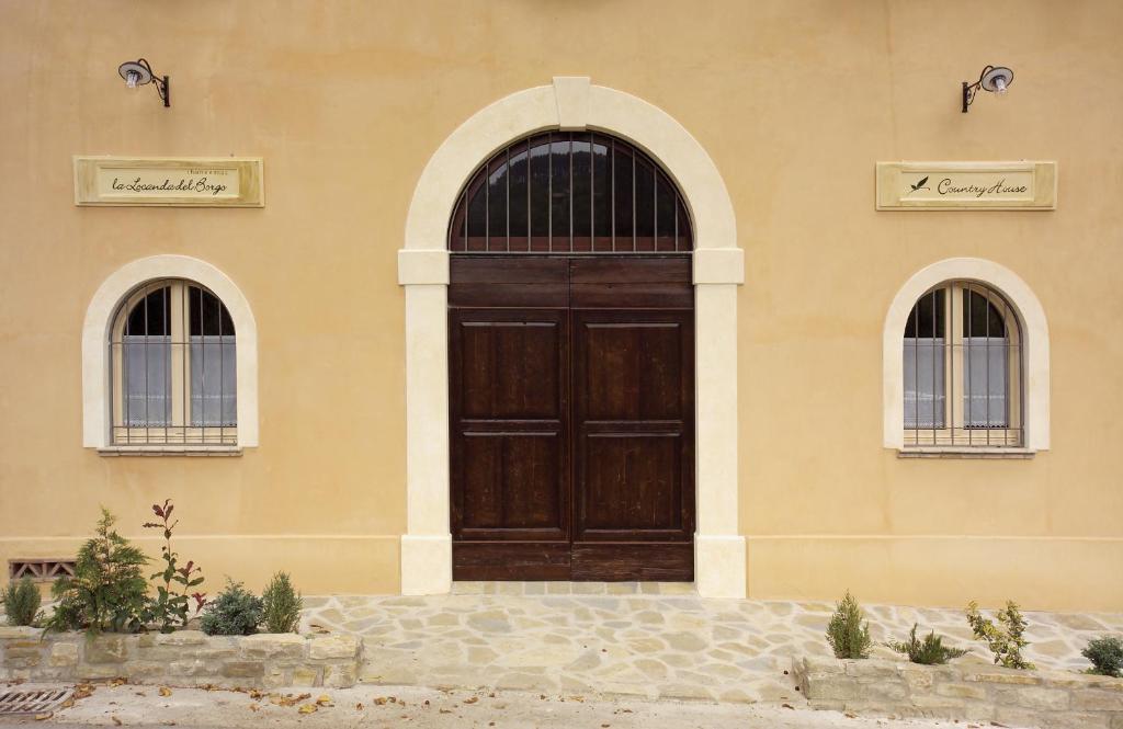 La Locanda Del Borgo เปียตราลุงกา ภายนอก รูปภาพ