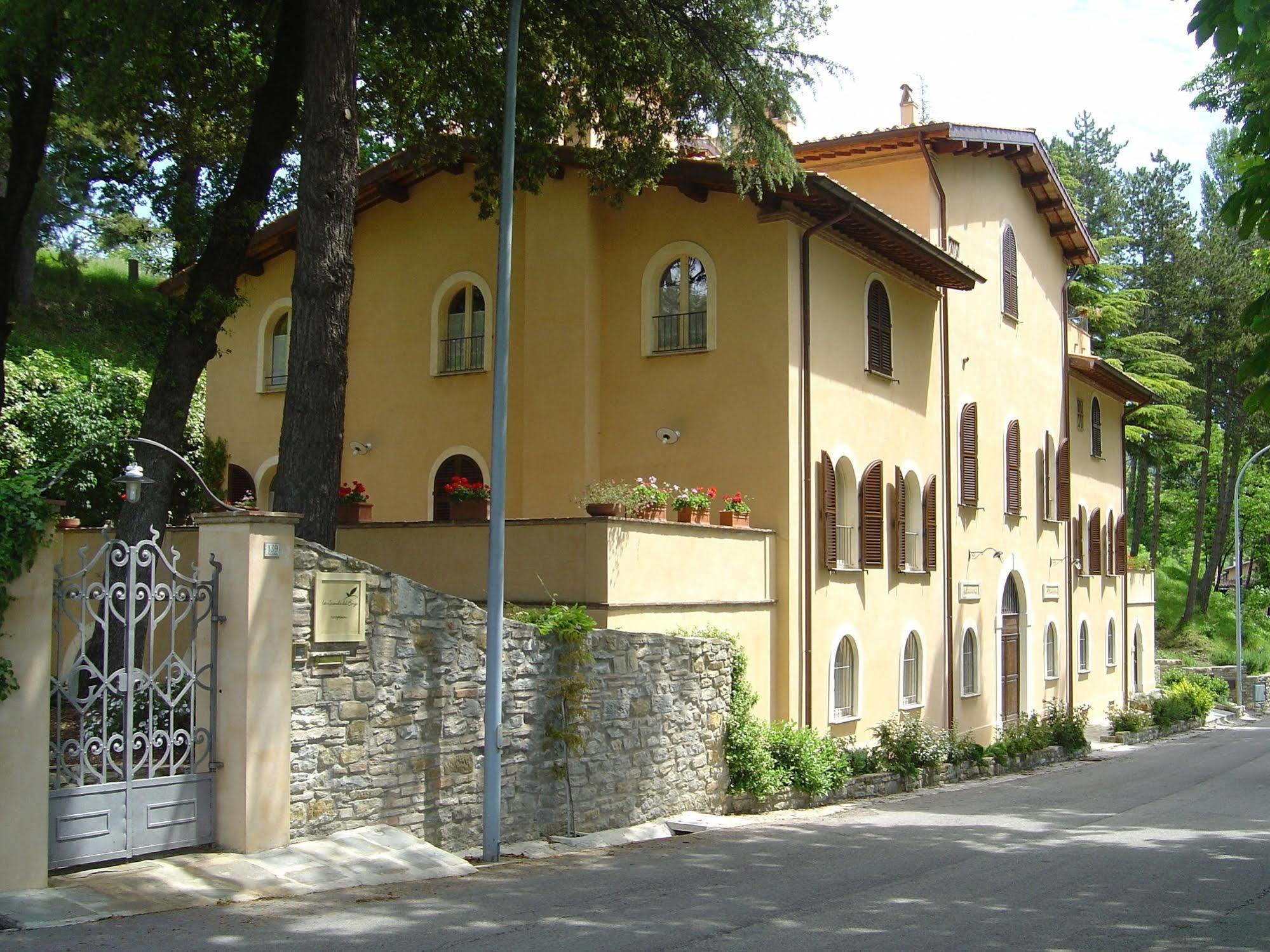 La Locanda Del Borgo เปียตราลุงกา ภายนอก รูปภาพ